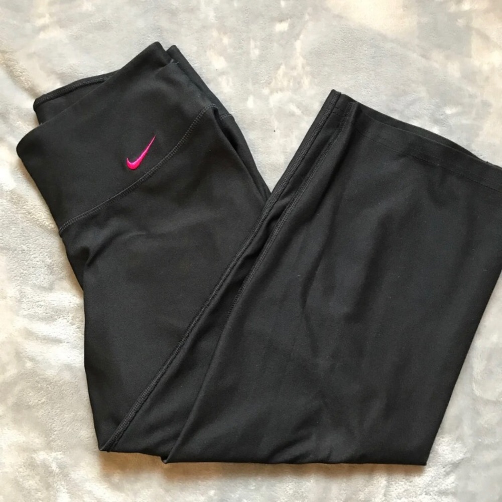 NIKE XS Capri Leggings